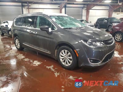 Czwarte zdjęcie samochodu z boku: 2017 CHRYSLER PACIFICA TOURING L VIN:2C4RC1BG4HR654144 - miniatura