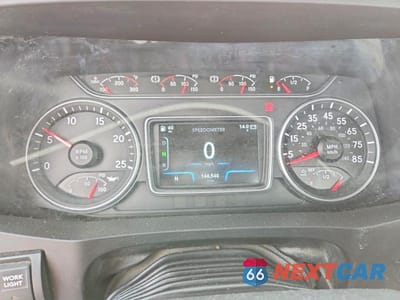 Zdjęcie 8 z 10 samochodu: 2019 INTERNATIONAL RH613 SEMI TRUCK VIN:3HSDXTZNXKN387591 - miniatura