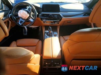 Zdjęcie 8 z 11 samochodu: 2020 BMW M550XI VIN:WBAJS7C0XLCD18861 - miniatura