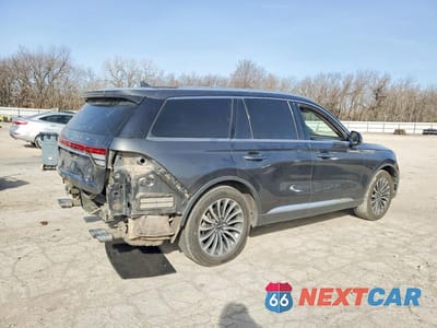 Trzecie zdjęcie samochodu z tyłu: 2020 LINCOLN AVIATOR RESERVE VIN:5LM5J7WC8LGL03240 - miniatura