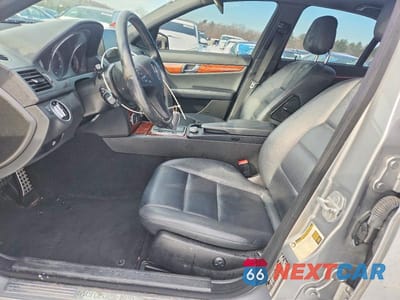 Zdjęcie 7 z 11 samochodu: 2011 MERCEDES-BENZ C300 VIN:WDDGF8BB1BR153615 - miniatura