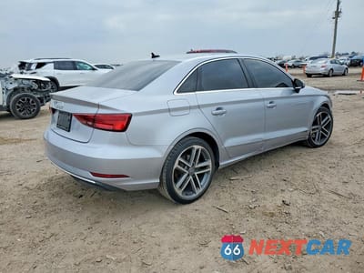 Trzecie zdjęcie samochodu z tyłu: 2019 AUDI A3 PREMIUM VIN:WAUAUGFF0K1014679 - miniatura