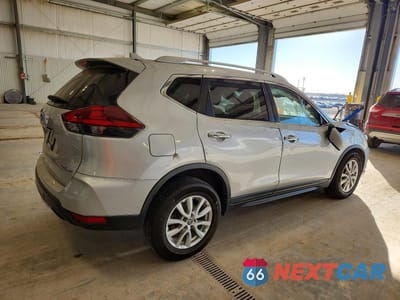 Trzecie zdjęcie samochodu z tyłu: 2020 NISSAN ROGUE SV VIN:KNMAT2MV1LP524539 - miniatura