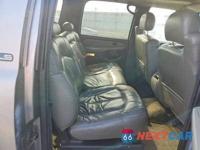 Zdjęcie 11 z 12 samochodu: 2000 CHEVROLET SUBURBAN K1500 VIN:3GNFK16T0YG225688 - miniatura