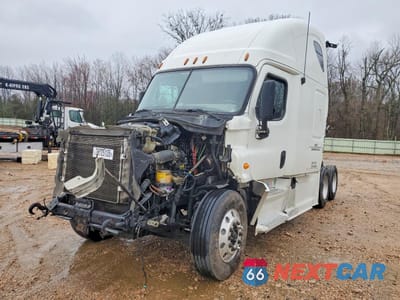 Drugie zdjęcie samochodu z przodu: 2013 FREIGHTLINER CASCADIA SEMI TRUCK VIN:1FUJGLDR3DSBV3147 - miniatura