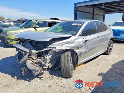 2023 TOYOTA CAMRY SE 4T1T11AK0PU823901 - główne zdjęcie licytacji z USA - miniatura