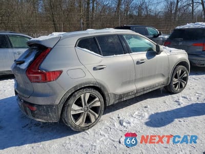 Trzecie zdjęcie samochodu z tyłu: 2024 VOLVO XC40 PLUS VIN:YV4L12UE0R2249313 - miniatura