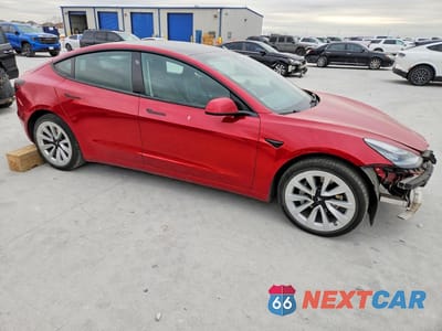 Czwarte zdjęcie samochodu z boku: 2021 TESLA MODEL 3 VIN:5YJ3E1EB4MF859680 - miniatura