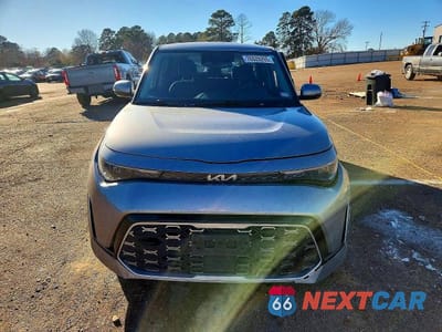 Piąte zdjęcie samochodu w środku: 2023 KIA SOUL GT LINE VIN:KNDJ53AU0P7872446 - miniatura