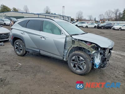 Czwarte zdjęcie samochodu z boku: 2025 HYUNDAI TUCSON SEL VIN:5NMJBCDE7SH487500 - miniatura