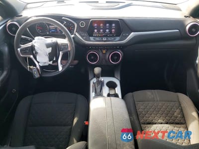 Zdjęcie 8 z 12 samochodu: 2022 CHEV BLAZER VIN:3GNKBHR43NS130014 - miniatura