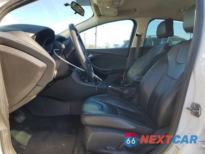 Zdjęcie 7 z 13 samochodu: 2016 FORD FOCUS SE VIN:1FADP3F20GL362755 - miniatura