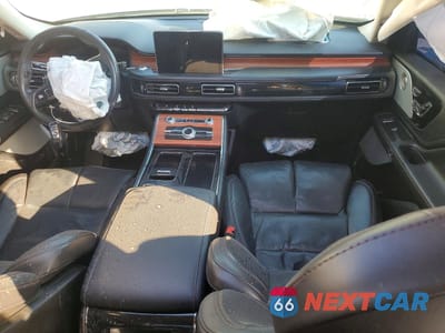 Zdjęcie 8 z 14 samochodu: 2020 LINCOLN AVIATOR RESERVE VIN:5LM5J7XC9LGL16769 - miniatura