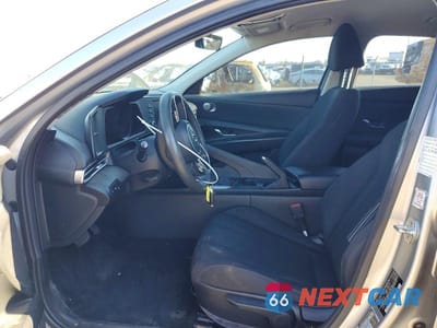 Zdjęcie 7 z 11 samochodu: 2021 HYUNDAI ELANTRA SEL VIN:5NPLM4AG5MH045156 - miniatura
