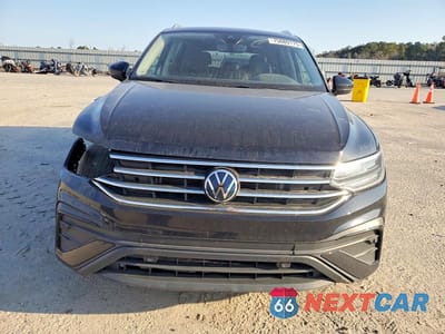 Piąte zdjęcie samochodu w środku: 2023 VOLKSWAGEN TIGUAN SE VIN:3VVNB7AX8PM126510 - miniatura