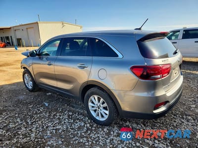 Drugie zdjęcie samochodu z przodu: 2019 KIA SORENTO L VIN:5XYPG4A31KG550749 - miniatura