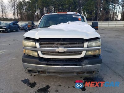 Piąte zdjęcie samochodu w środku: 2004 CHEVROLET SILVERADO K3500 VIN:1GCJK33264F180620 - miniatura