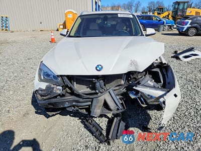 Piąte zdjęcie samochodu w środku: 2014 BMW X1 XDRIVE28I VIN:WBAVL1C5XEVY11175 - miniatura