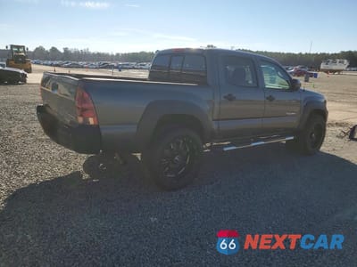 Trzecie zdjęcie samochodu z tyłu: 2014 TOYOTA TACOMA DOUBLE CAB VIN:5TFJX4GN9EX027270 - miniatura