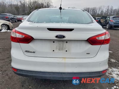 Zdjęcie 6 z 12 samochodu: 2014 FORD FOCUS SE VIN:1FADP3F22EL268129 - miniatura