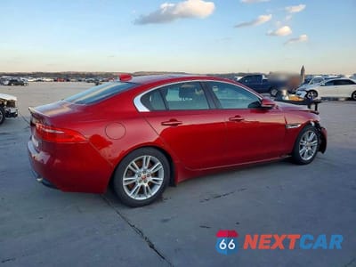 Trzecie zdjęcie samochodu z tyłu: 2018 JAGUAR XE AWD PREMIUM AWD 4C 4D SEDAN 25T VIN:SAJAJ4FX2JCP37814 - miniatura
