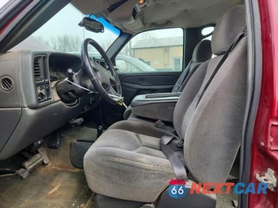 Zdjęcie 8 z 13 samochodu: 2005 CHEVROLET SILVERADO K2500 HEAVY DUTY VIN:1GCHK23UX5F894021 - miniatura
