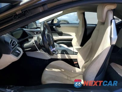 Zdjęcie 7 z 12 samochodu: 2016 BMW I8 VIN:WBY2Z2C50GV675957 - miniatura