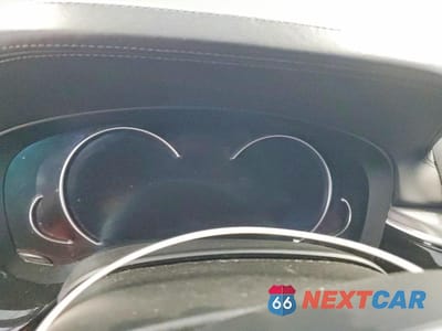 Zdjęcie 9 z 11 samochodu: 2018 BMW Motorrad M5 VIN:WBSJF0C58JB282204 - miniatura