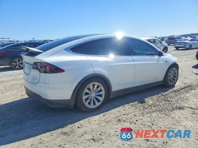 Trzecie zdjęcie samochodu z tyłu: 2021 TESLA MODEL X VIN:5YJXCAE23MF322872 - miniatura