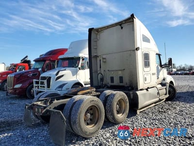 Czwarte zdjęcie samochodu z boku: 2020 KENWORTH T680 SEMI TRUCK VIN:1XKYDP9X1LJ419106 - miniatura