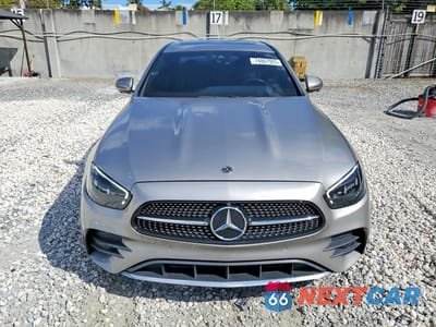 Piąte zdjęcie samochodu w środku: 2021 MERCEDES-BENZ E 350 VIN:W1KZF8DBXMA896815 - miniatura