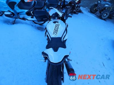 Zdjęcie 6 z 10 samochodu: 2025 BMW S 1000 RR VIN:WB10P2305S6L50496 - miniatura