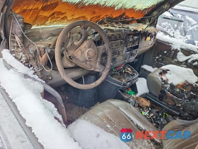 Zdjęcie 8 z 12 samochodu: 2012 CHEVROLET EXPRESS G2500 UTILITY / SERVICE VAN VIN:1GCWGGCA8C1200240 - miniatura