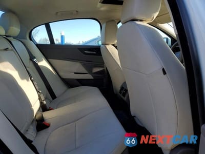 Zdjęcie 10 z 11 samochodu: 2017 JAGUAR XE PREMIUM VIN:SAJAD4BG9HA964694 - miniatura