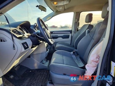 Zdjęcie 7 z 12 samochodu: 2013 VOLKSWAGEN ROUTAN S VIN:2C4RVAAG0DR725409 - miniatura