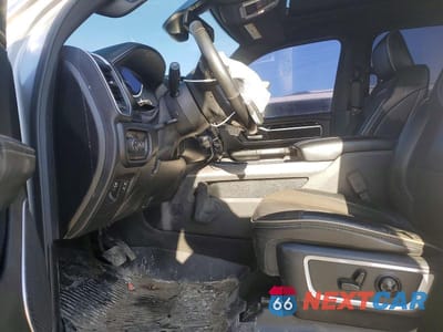 Zdjęcie 7 z 11 samochodu: 2020 RAM 1500 LARAMIE VIN:1C6SRFJT5LN196011 - miniatura