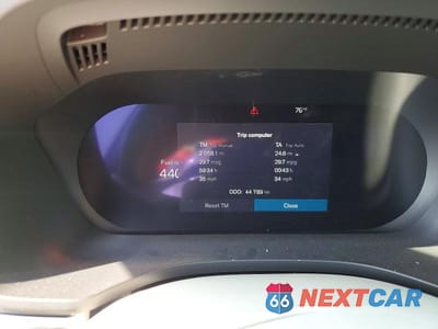 Zdjęcie 9 z 11 samochodu: 2023 VOLVO XC60 PLUS VIN:YV4L12DN3P1204501 - miniatura