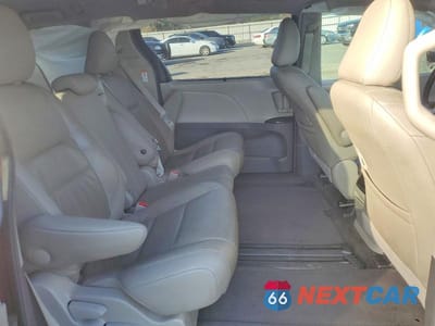 Zdjęcie 11 z 13 samochodu: 2015 TOYOTA SIENNA XLE 8-PASSENGER VIN:5TDYK3DC9FS621178 - miniatura