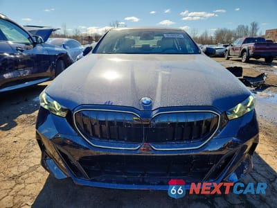Piąte zdjęcie samochodu w środku: 2025 BMW 530 XI VIN:WBA53FJ08SCU18772 - miniatura