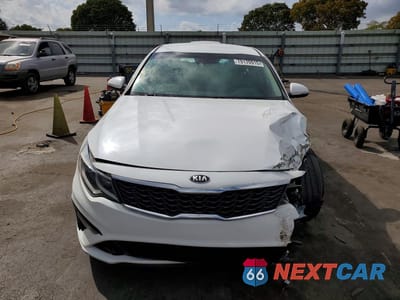 Piąte zdjęcie samochodu w środku: 2020 KIA OPTIMA LX VIN:5XXGT4L35LG444268 - miniatura