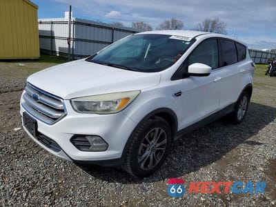 2017 FORD ESCAPE SE 1FMCU9GD7HUC28463 - główne zdjęcie licytacji z USA - miniatura