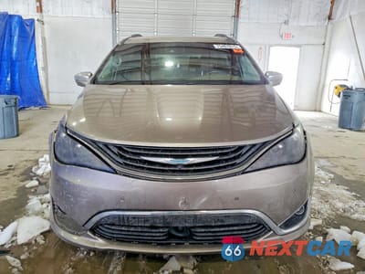 Piąte zdjęcie samochodu w środku: 2018 CHRYSLER PACIFICA HYBRID LIMITED VIN:2C4RC1N78JR213053 - miniatura