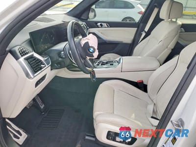 Zdjęcie 7 z 13 samochodu: 2025 BMW X7 M60I VIN:5UX33EM07S9X58023 - miniatura
