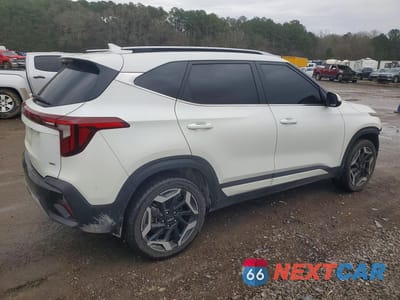 Trzecie zdjęcie samochodu z tyłu: 2024 KIA SELTOS SX VIN:KNDETCA72R7629628 - miniatura