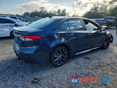 Trzecie zdjęcie samochodu z tyłu: 2025 TOYOTA COROLLA SE VIN:5YFS4MCE1SP246978 - miniatura