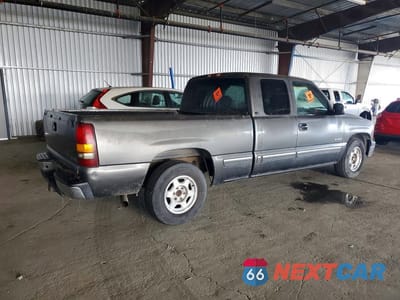 Trzecie zdjęcie samochodu z tyłu: 2001 CHEVROLET SILVERADO VIN:2GCEC19V611135541 - miniatura