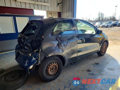 Trzecie zdjęcie samochodu z tyłu: 2007 TOYOTA YARIS BASE VIN:JTDJT923875137806 - miniatura