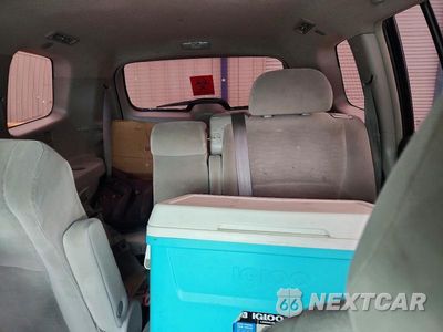 Zdjęcie 10 z 12 samochodu: 2011 TOYOTA HIGHLANDER BASE VIN:5TDZK3EH9BS048419 - miniatura