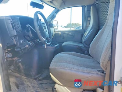 Zdjęcie 7 z 13 samochodu: 2017 CHEVROLET EXPRESS G2500 VIN:1GCWGAFF3H1337078 - miniatura