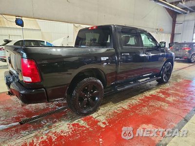 Trzecie zdjęcie samochodu z tyłu: 2018 RAM 1500 ST VIN:1C6RR7KTXJS142799 - miniatura